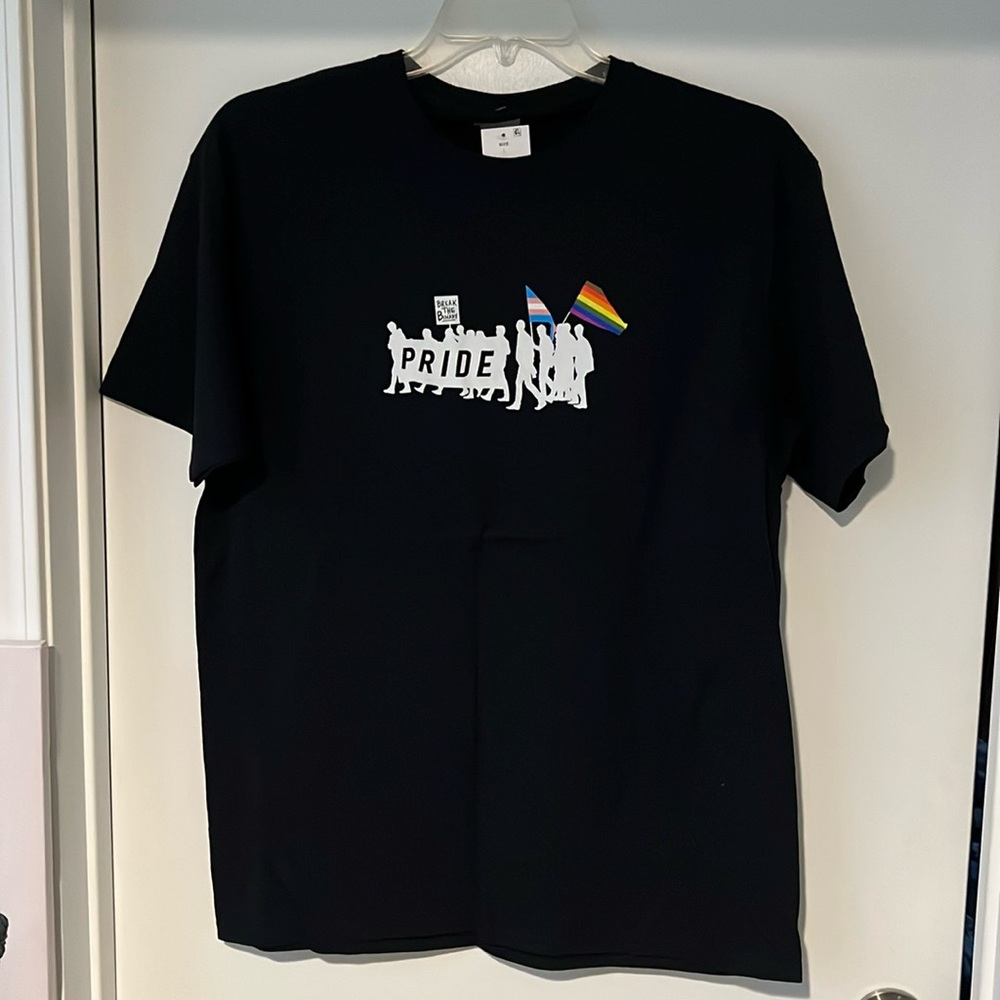 The Phluid Project Pride T-shirt Size Large New “Break the Binary “